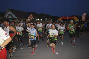 BIB: 
                            <button type="button" onclick="openModal(3530004)" class="btn btn-primary btn-sm float-right btn-popup" data-toggle="modal" data-target=".modal-high-quality">
                        <i class="fas fa-shopping-cart"></i> Add to Cart
                    </button>
                                            <button type="button" onclick="isThisMe(3530004, true)" class="btn btn-success btn-sm float-right btn-popup btn-isme hidden" data-toggle="tooltip" data-placement="bottom" title="นี่คือรูปของคุณใช่ไหม คลิกที่นี่เพื่อเอาเข้าอัลบั้ม">
                        <i class="fas fa-plus"></i> Add to album
                    </button>
                    <button type="button" onclick="isThisMe(3530004, false)" class="btn btn-warning btn-sm float-right btn-popup btn-isnotme hidden">
                        <i class="fas fa-ban"></i> Remove from album
                    </button>